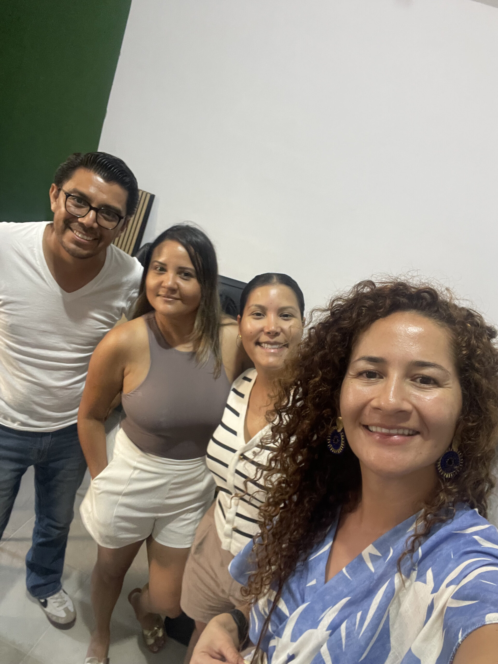 Welcome Seleny, Mary y luis