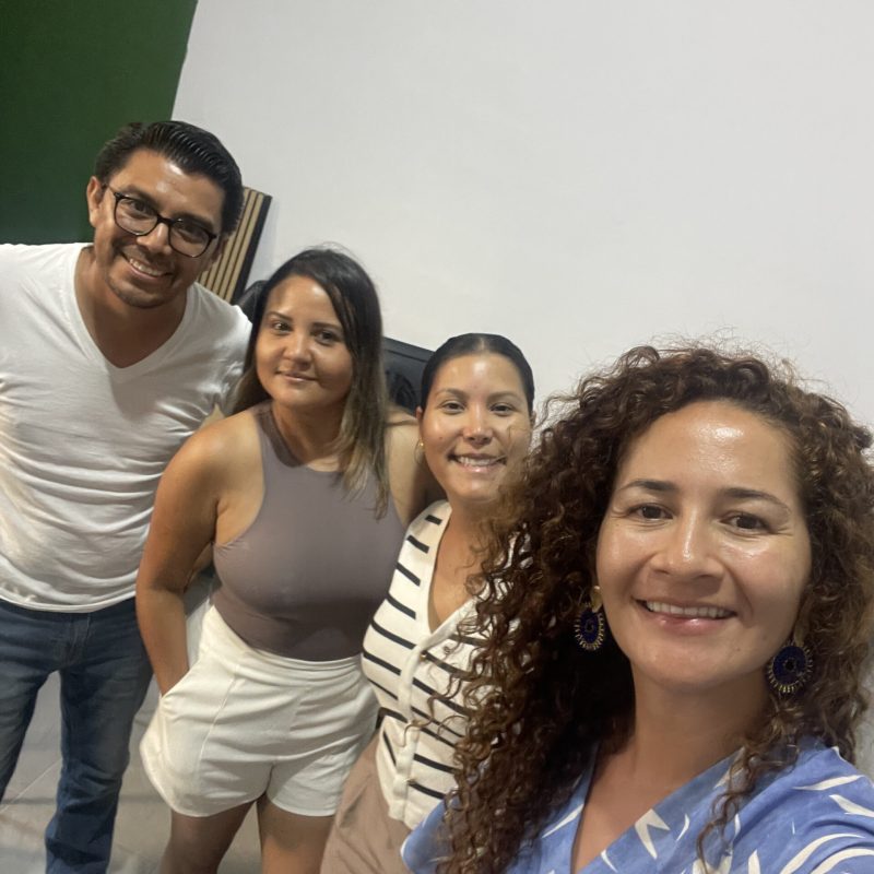 Welcome Seleny, Mary y luis